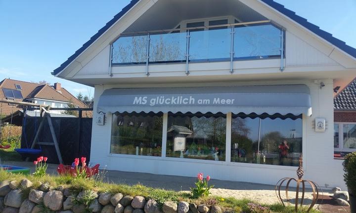 MS Glücklich am Meer